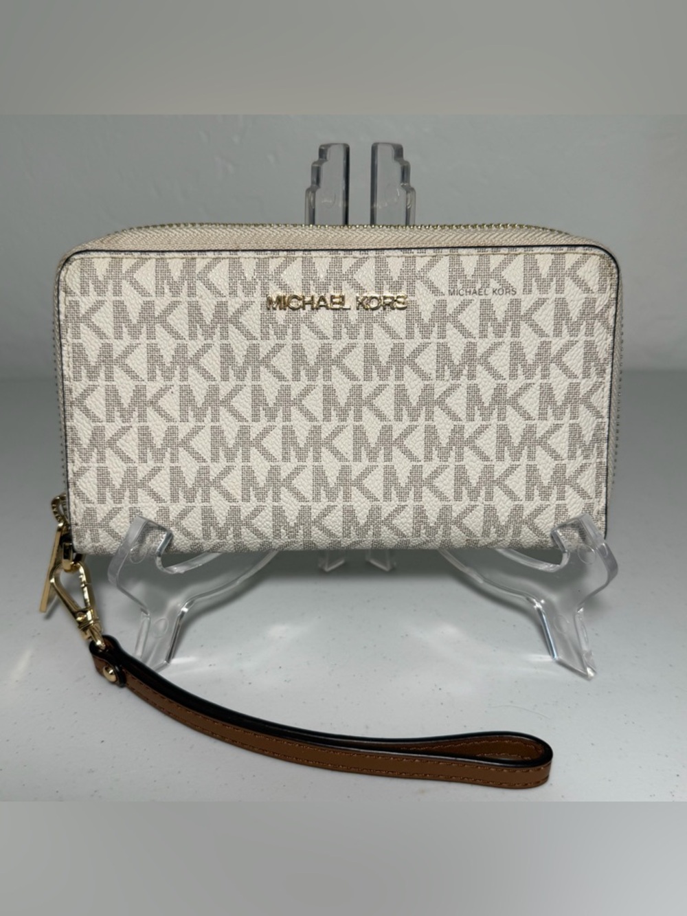 Michael Kors Jet Set MK Logo Zip Around Wristlet Wallet Vanilla